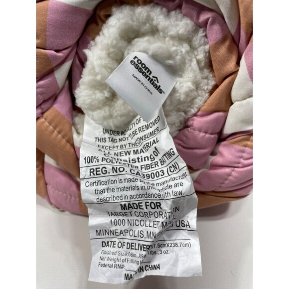 Room Essentials Faux Shearling Reversible Comforter Twin/XL Pink Plaid 66 x 94" - Picture 10 of 12